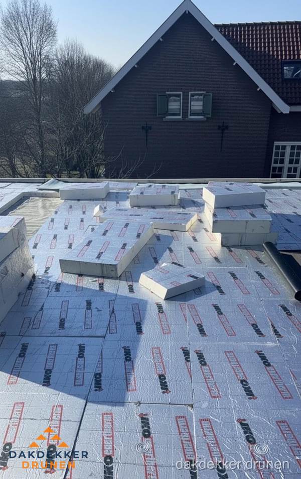 IKO PIR isolatieplaten op plat dak in Drunen
