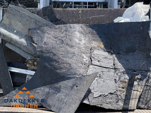 Kosten dakrenovatie: afvoer oud dakmateriaal in Drunen Kosten dakrenovatie: afvoer oud dakmateriaal in Drunen