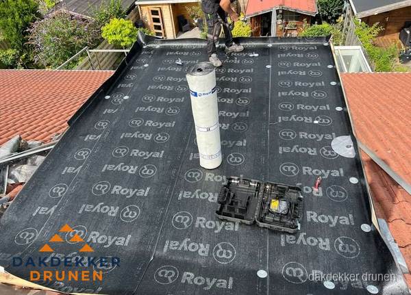 Dakrenovatie met Royal onderdak op plat dak in Drunen